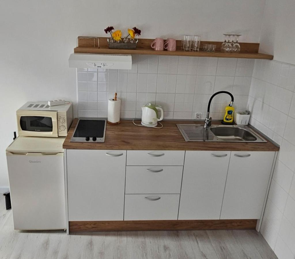 Apartmani Alma Подгора Экстерьер фото